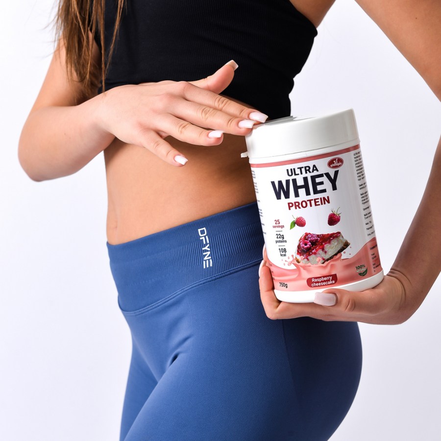 1olympic-ultra-whey-protein-cizkejk-malina-750g-model-lifestyle