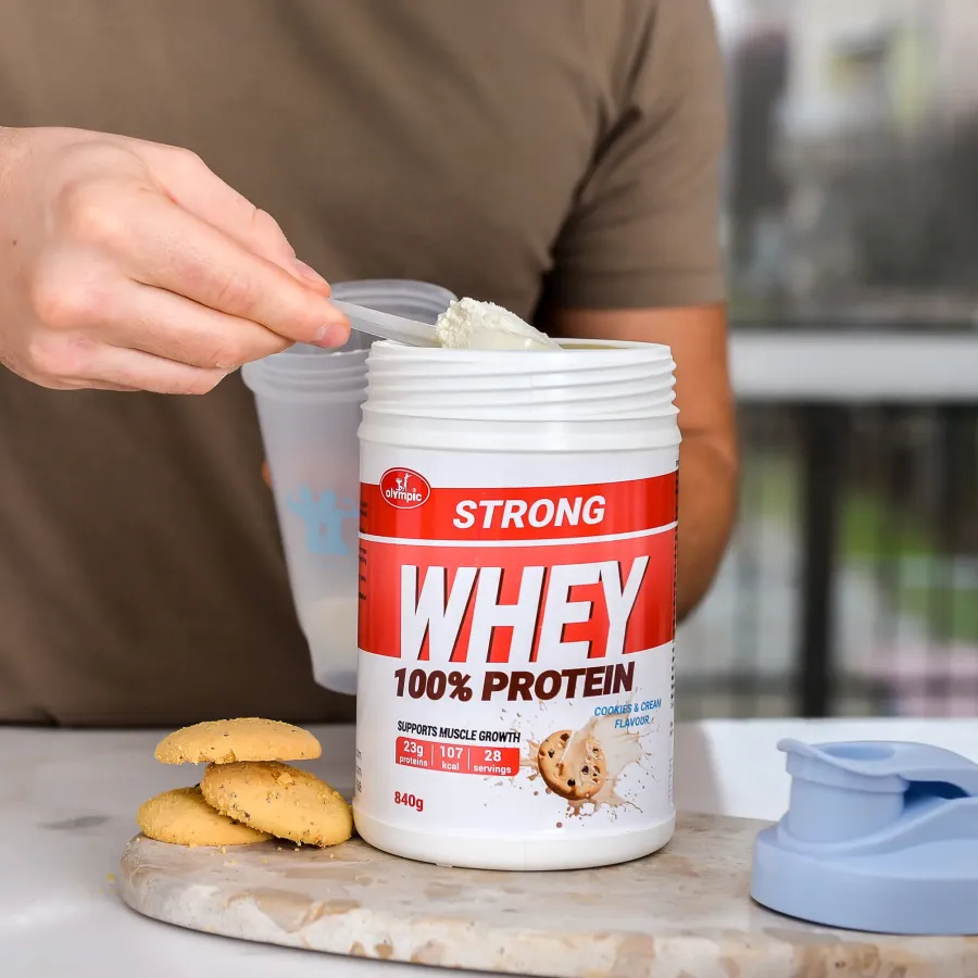 olympic-strong-whey-protein-cookies-cream-840g-detalj-ukusa